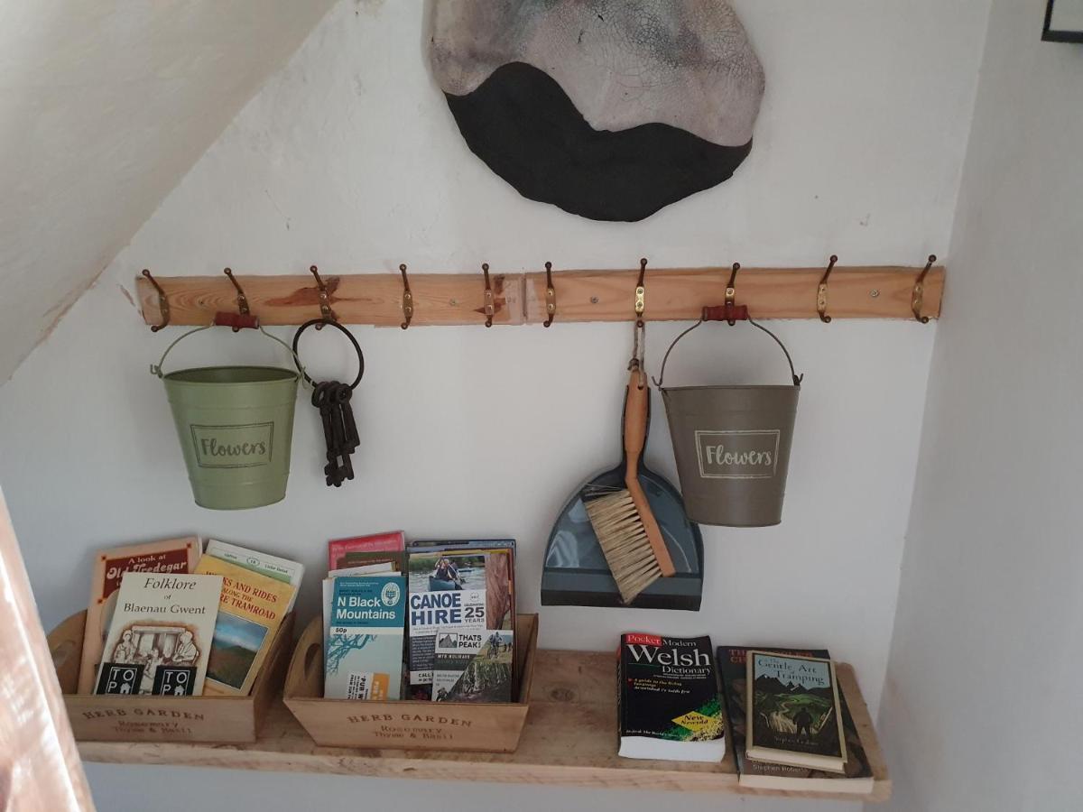 Wales' Highest Village - The Chartist Cottage - Trefil Tredegar Esterno foto