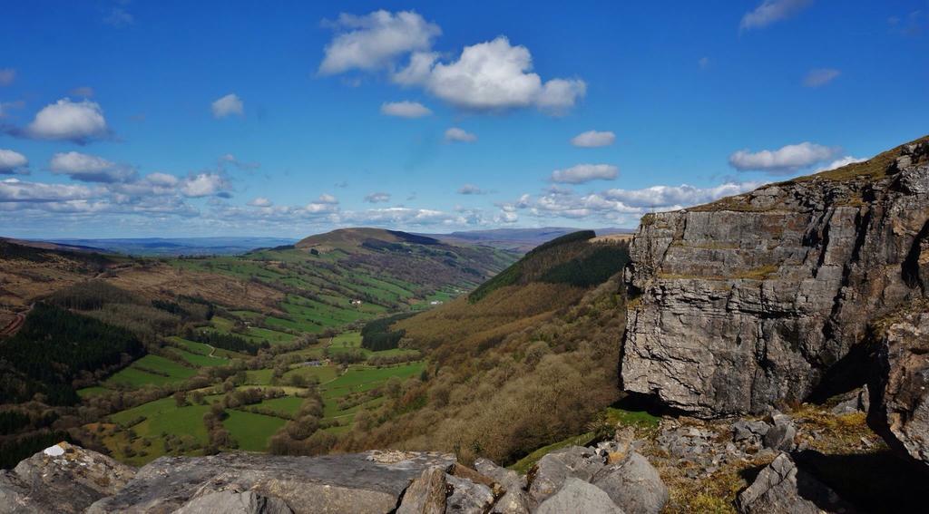 Wales' Highest Village - The Chartist Cottage - Trefil Tredegar Esterno foto